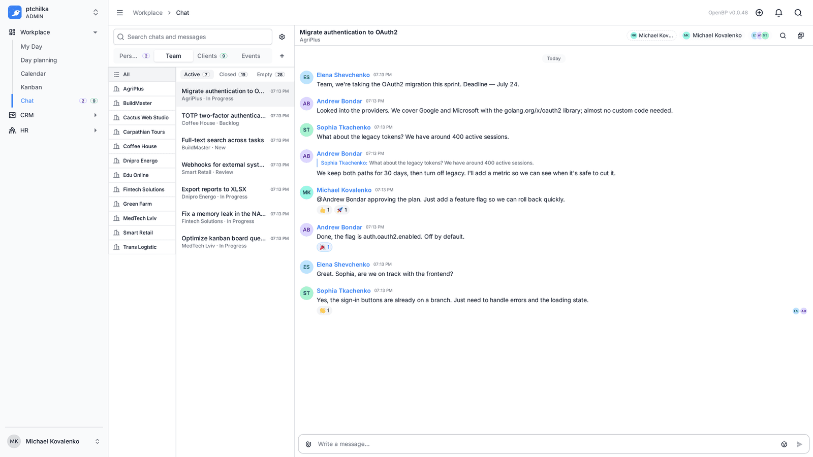 Task chat with team and client messages (3/4)