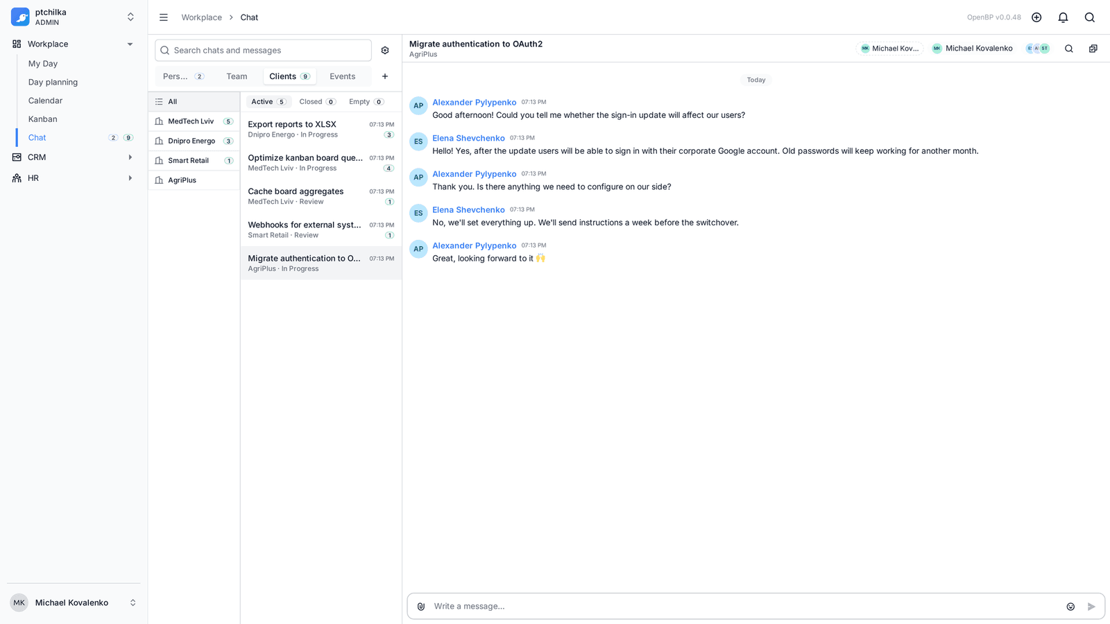 Task chat with team and client messages (4/4)