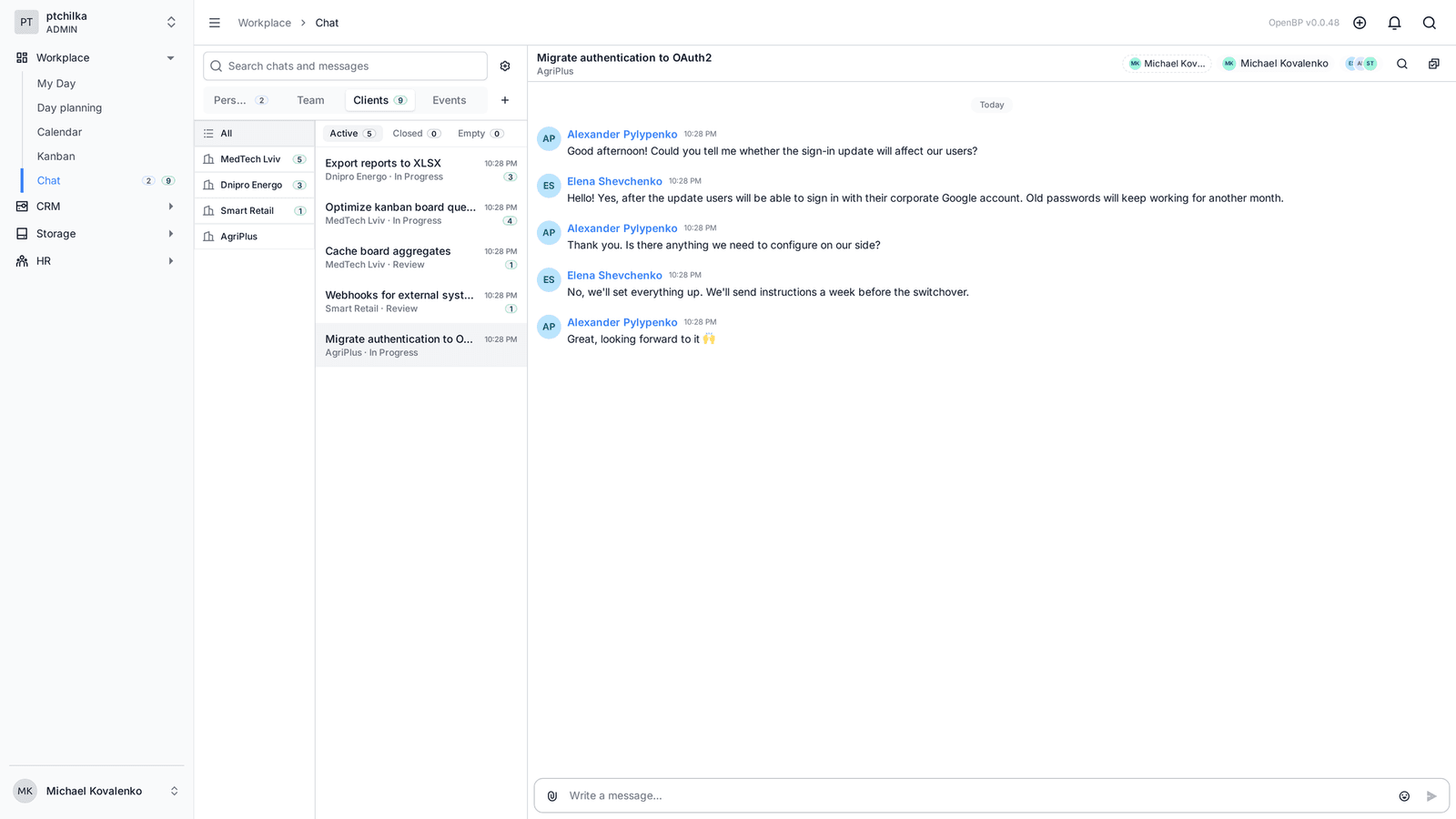 A client chat with messages from different channels (1/2)